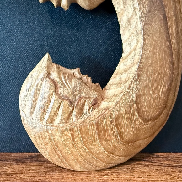 Wooden Carved Mother and Child Wall Decoration - Picture 3 of 10